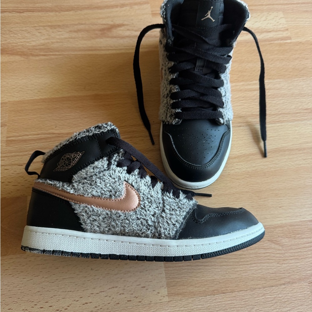 Nike Jordan 1 Retro High GP fleece size 3Y